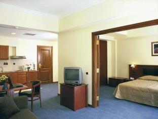Otel Ava And