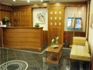 Ava And Otel