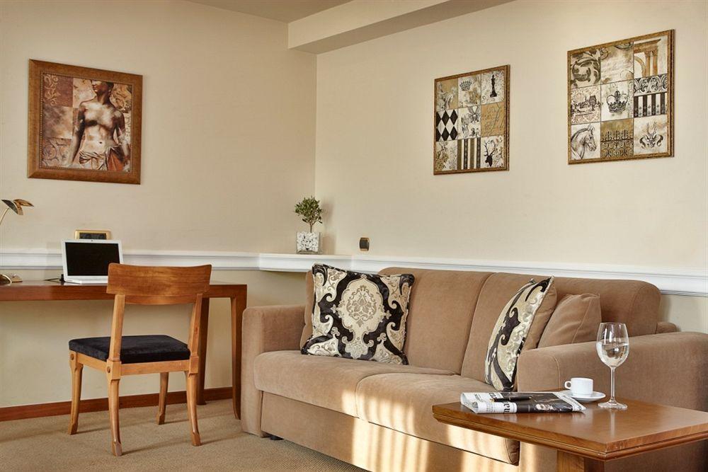 Otel Ava And 4*