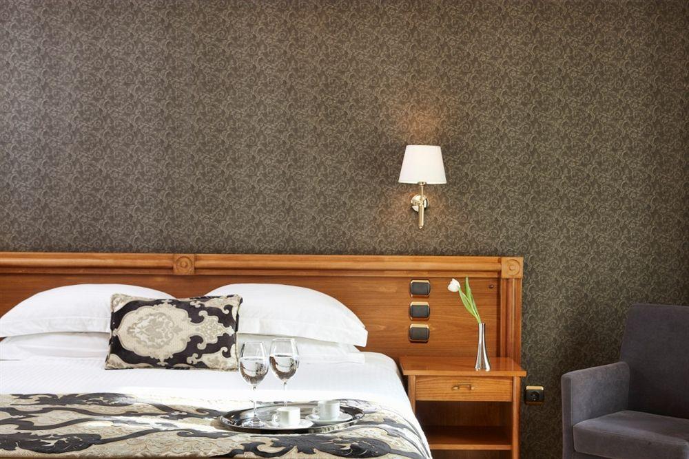 Otel Ava And 4*