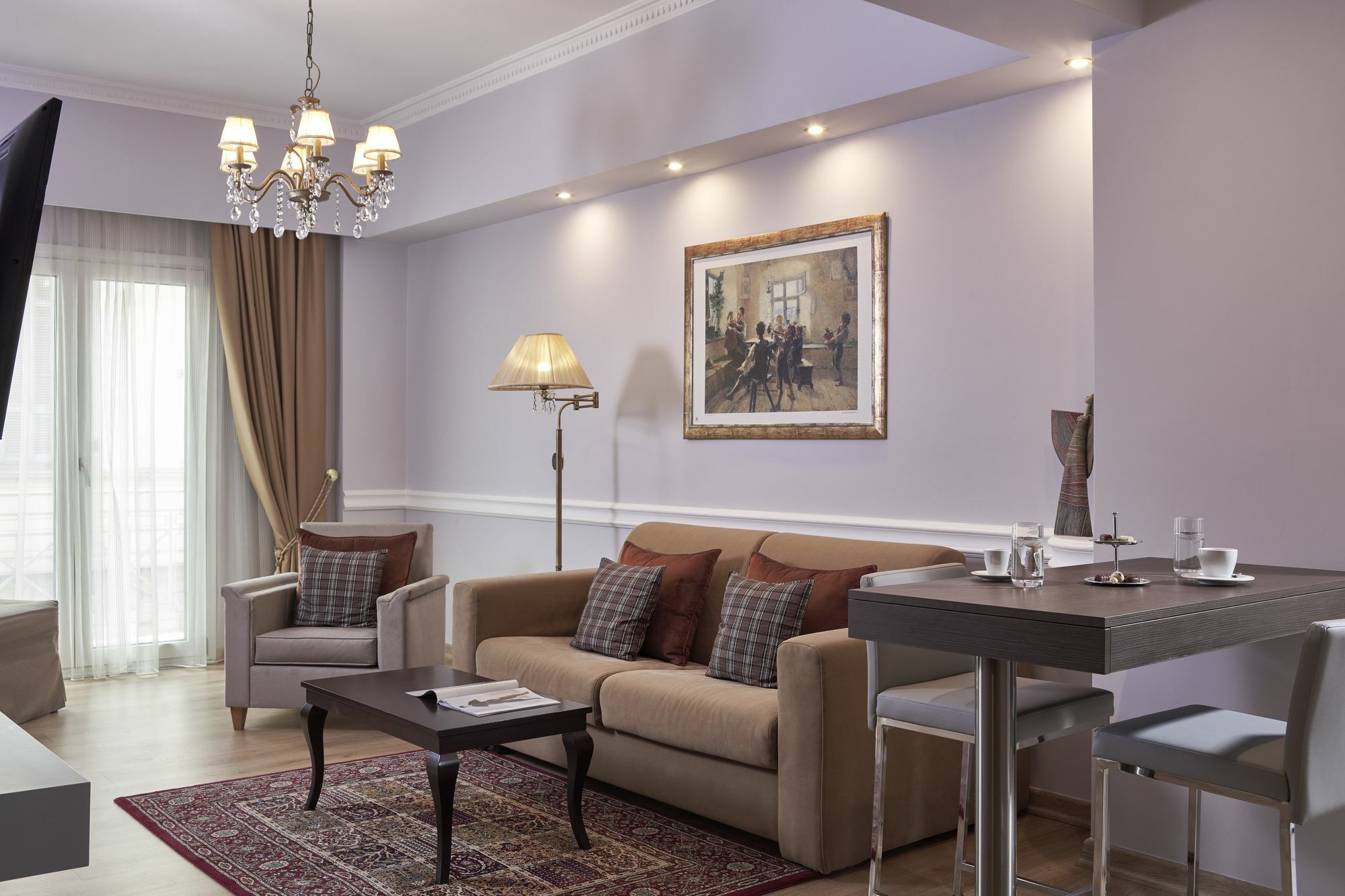 Ava And Otel 4*