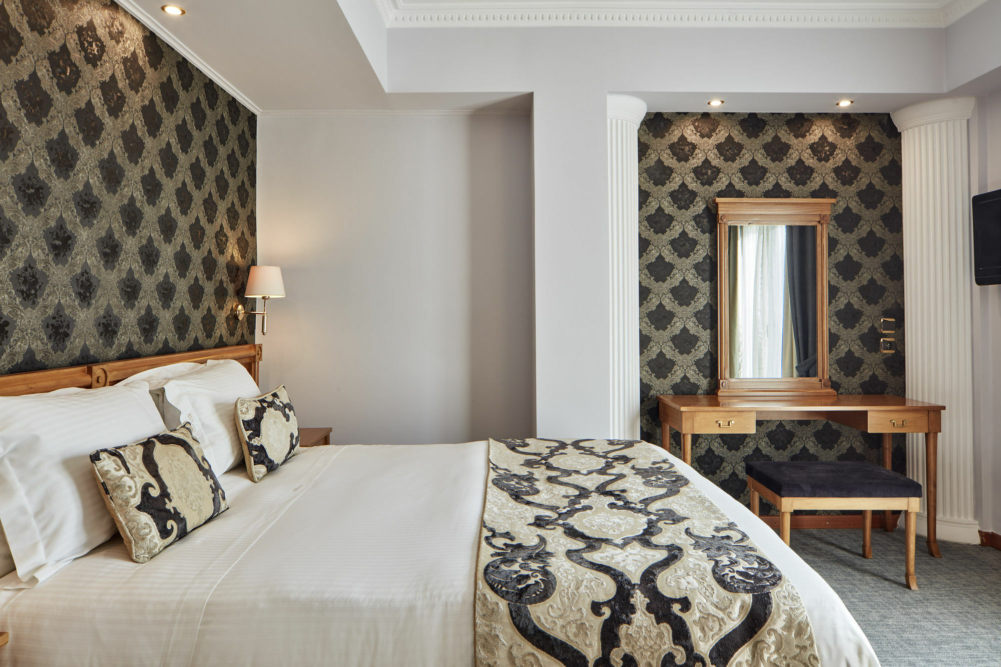 Otel Ava And