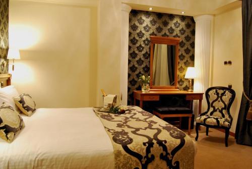 Hotel Ava And